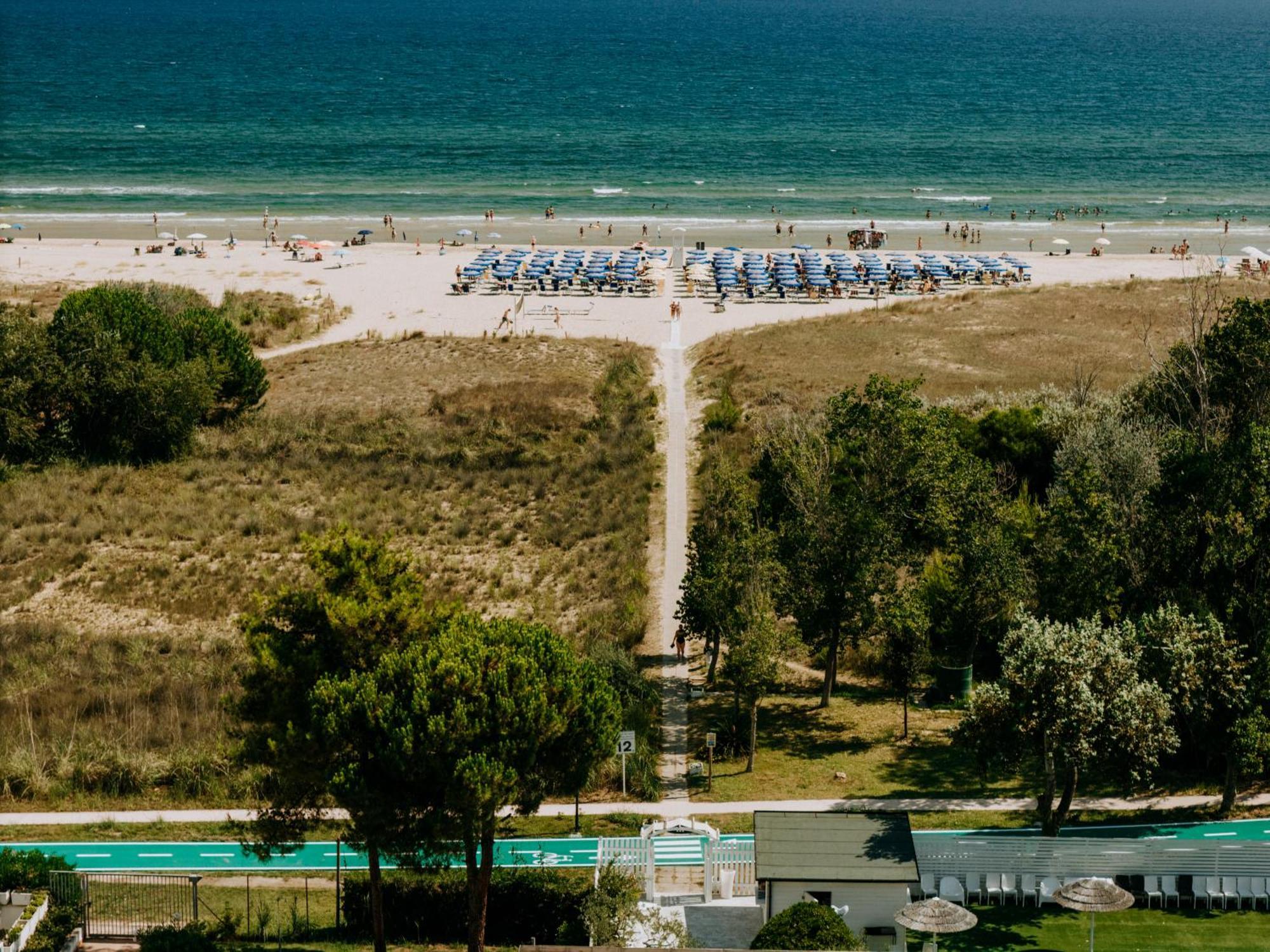Hotel Holiday Vasto Exterior foto