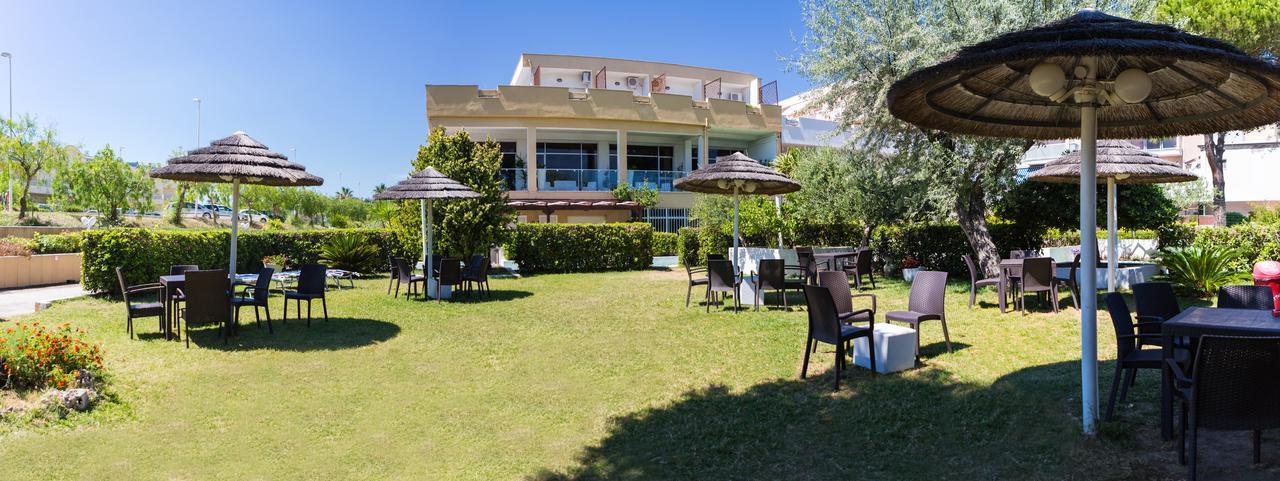 Hotel Holiday Vasto Exterior foto
